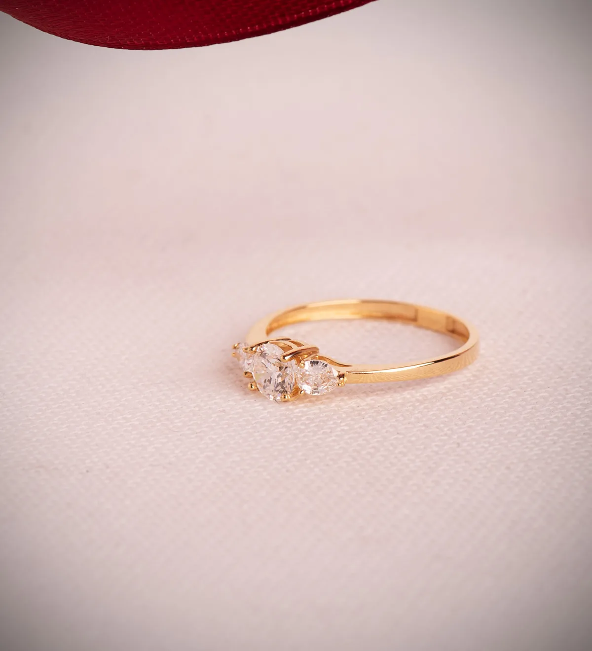 18K SORTIJA ORO AMARILLO DIAMANTES LABORATORIO TALLA PERA Y TALLA BRILLANTE 5 MM. 0,79 QT. VS2 - E — vista 2