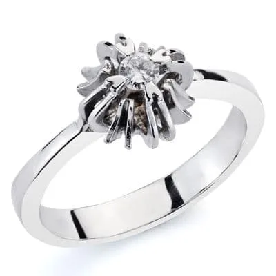 18K SOLITARIO ORO BLANCO DIAMANTE NATURAL  TALLA BRILLANTE 0.100 QTS. ANCHO: 9MM. ALTO: 7MM
